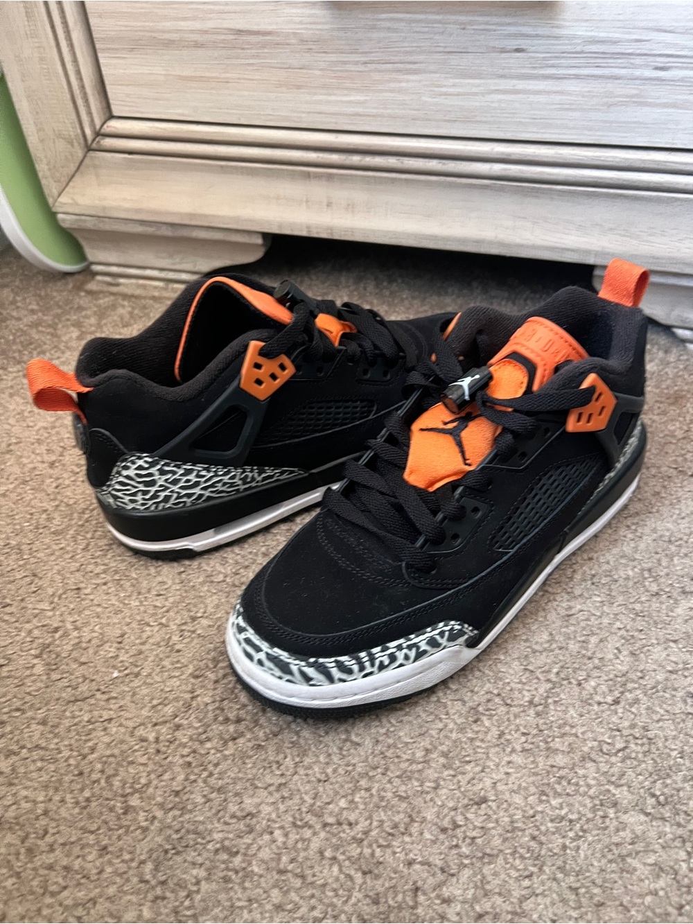Jordan Kids Black & Orange Low-Top Sneakers with Elephant Print
